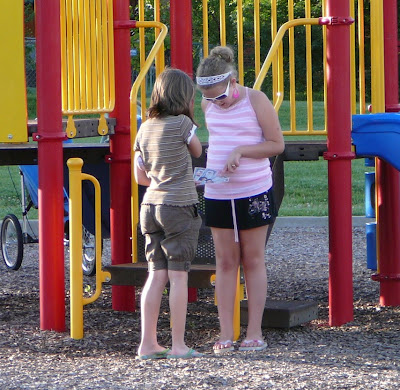 She showed this little girl several of the teen million dollar bills