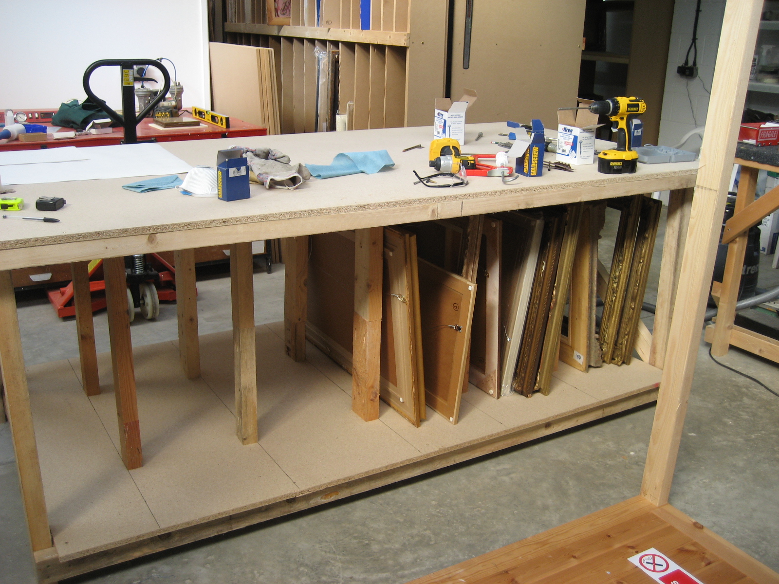 Framemaker Big rack and under bench storage