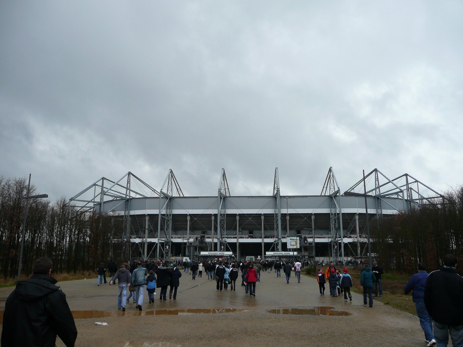 [1.Borussia-Park.JPG]