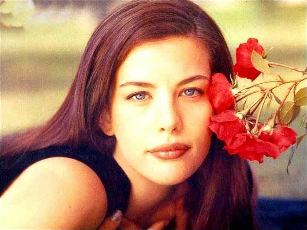 http://1.bp.blogspot.com/_zAhr3XBxUks/TPtaMh65axI/AAAAAAAAABo/VmVSNjT6t3Y/s1600/Liv_Tyler_Hot_Picture_06.jpg