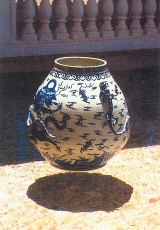 floating vase interesting funny