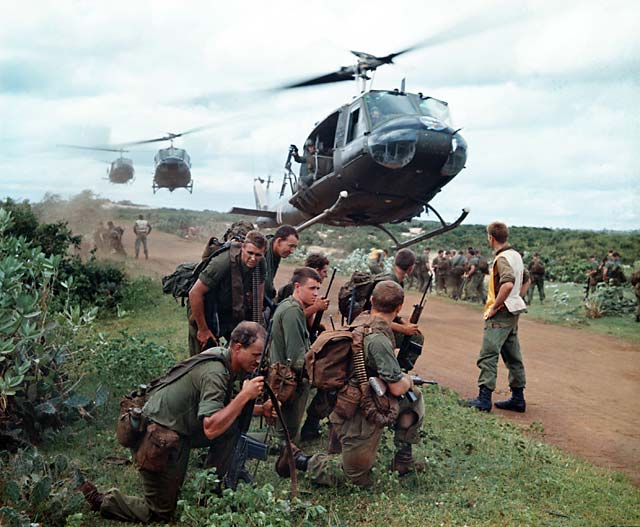 http://1.bp.blogspot.com/_zDBIpFCtwa4/S8c3FiVRyoI/AAAAAAAABkU/vqMYLQqa2eQ/s1600/vietnam-war-soldiers.jpg