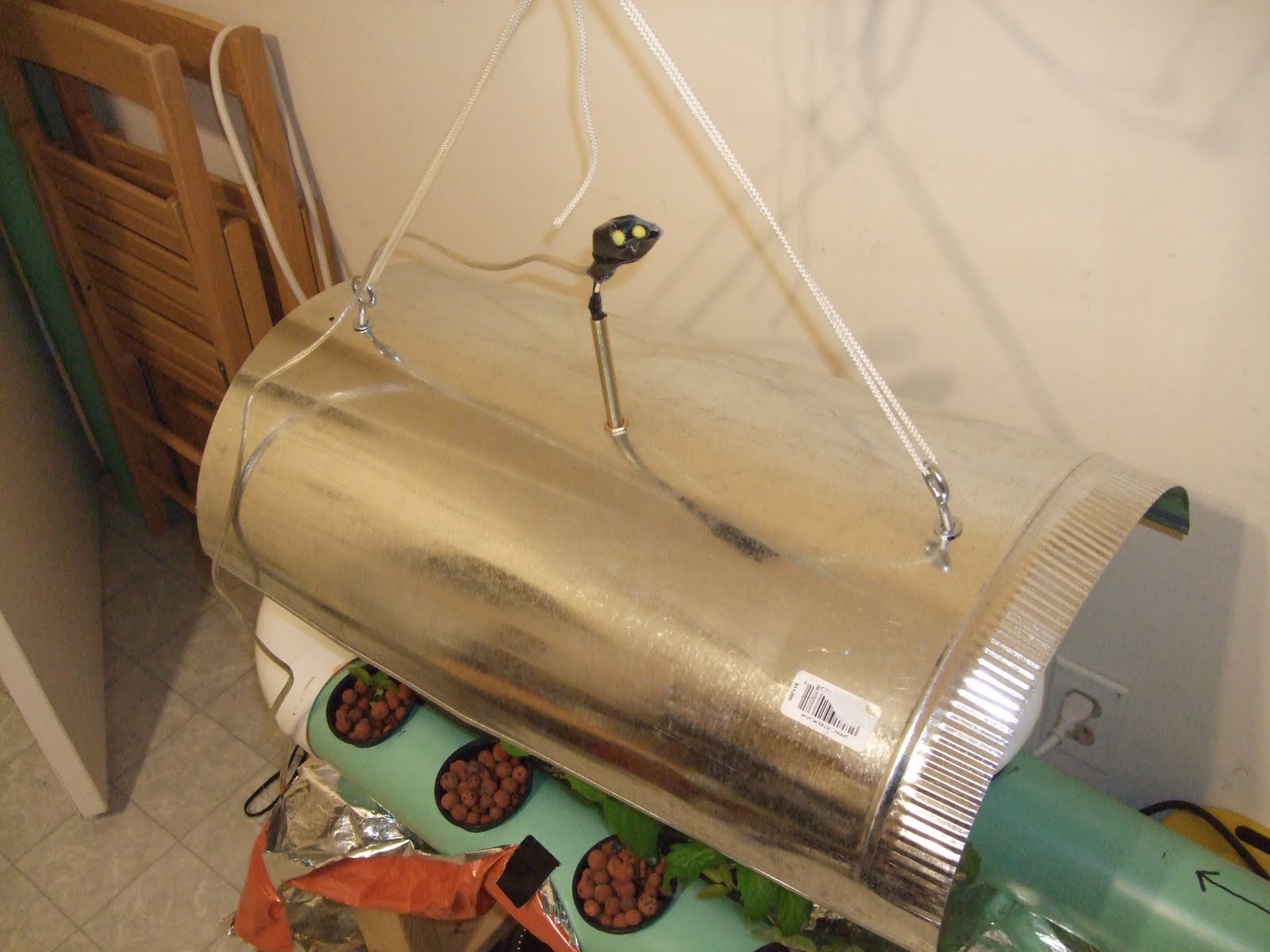 Aquaponics DIY CFL Light system