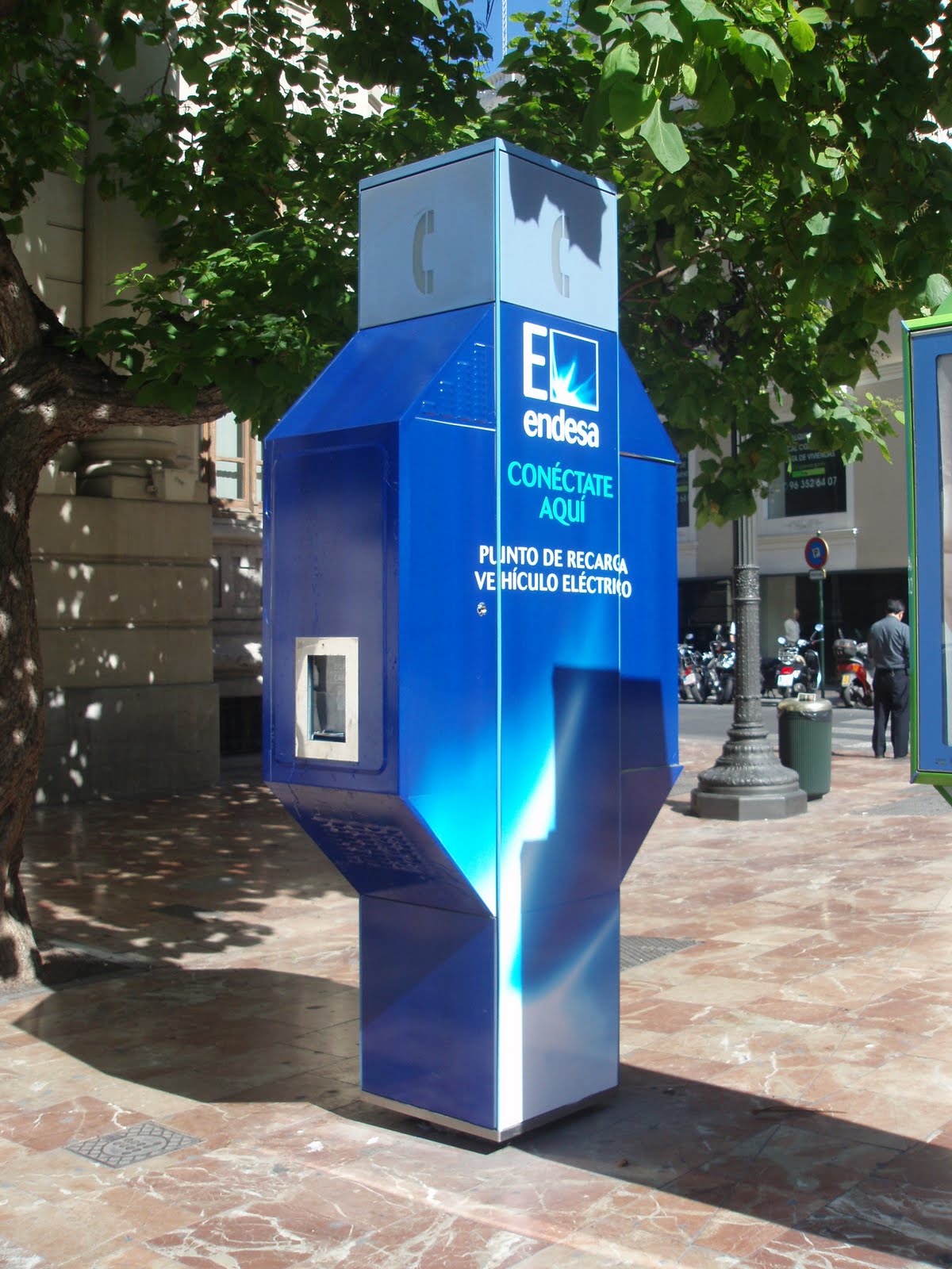 Plato por plato: Ya son públicos los enchufes