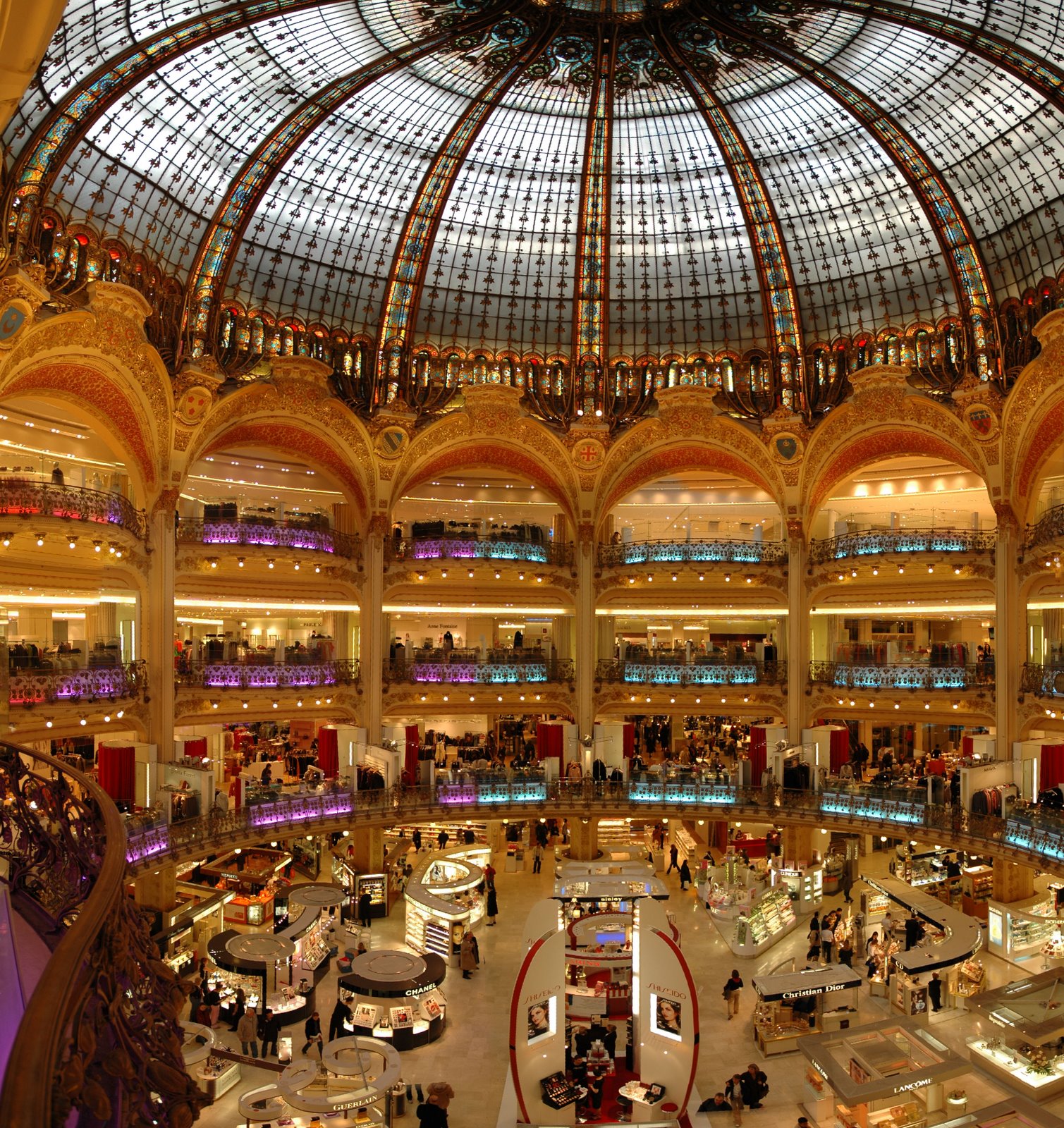 [Paris_Lafayette_inside.jpg]
