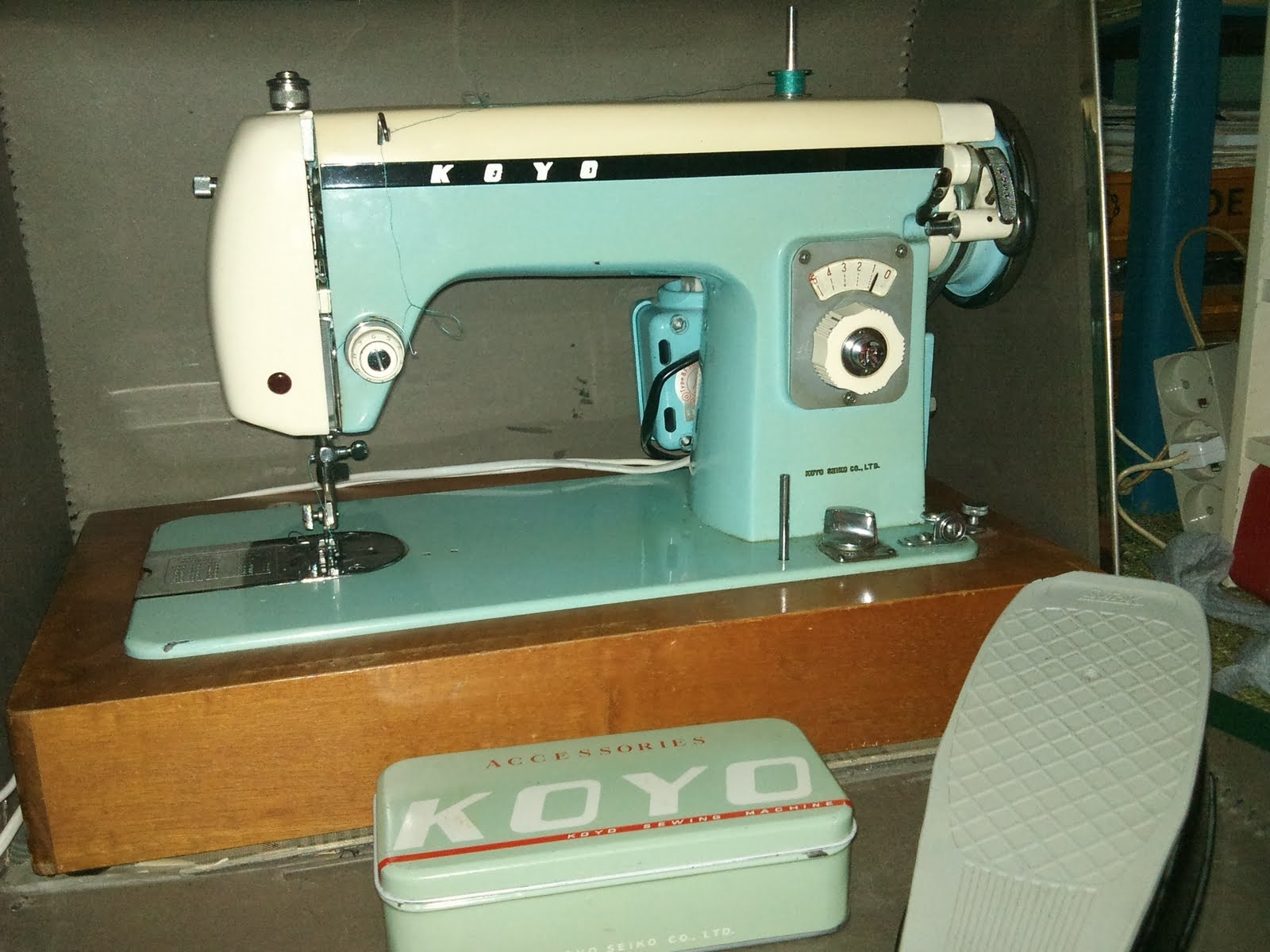 "New" sewing machine – WeSewRetro.com