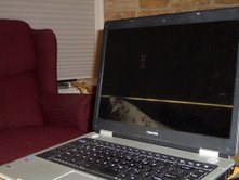 [Paul's+pix+of+Joy's+ocmputer.jpg]