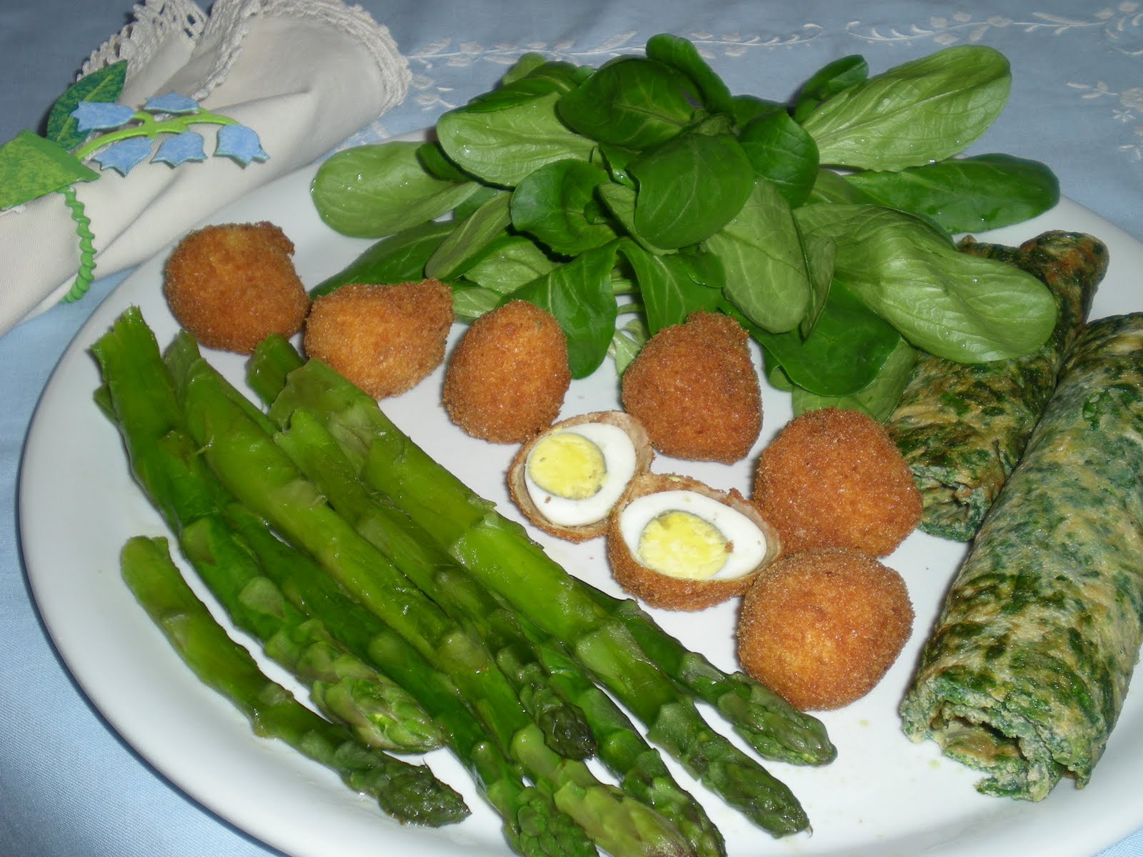 Pane, burro e zucchero Antipasto caldo, freddo e tiepido
