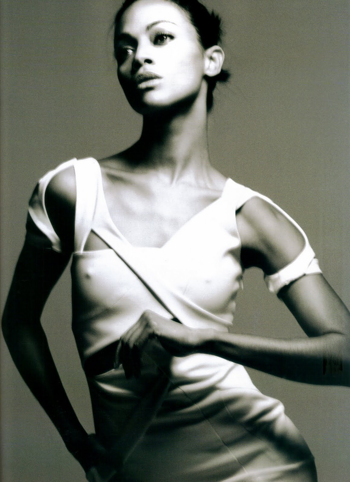 Smile: Zoe Saldana in Wonderland