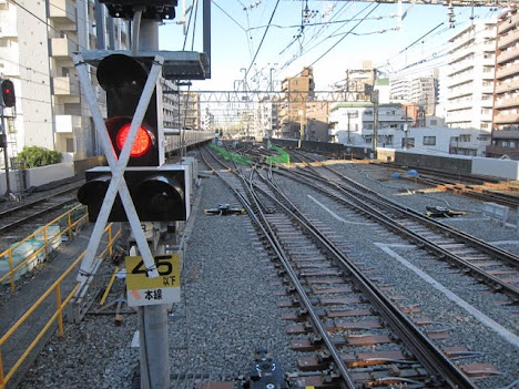 京王線笹塚駅引き上げ線工事　複分岐器導入で都営新宿線10両対応へ