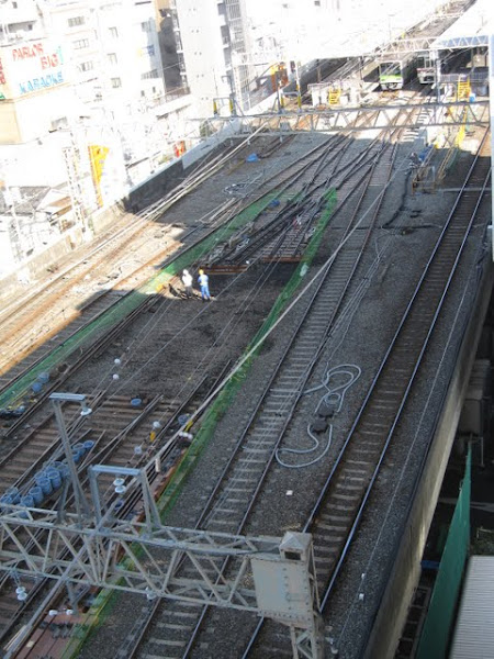 京王線笹塚駅引き上げ線工事　複分岐器導入で都営新宿線10両対応へ