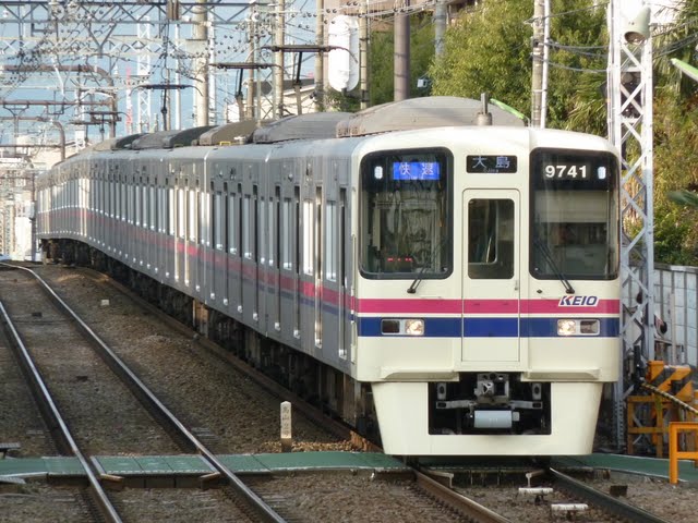 京王電鉄　快速大島行き　9000系(土日4本運行)