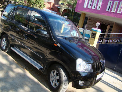 Mahindra Xylo E8 outside view