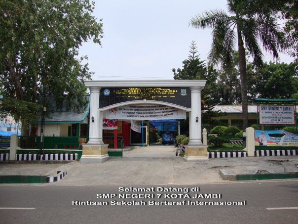 My Story....: Sejarah SMPN 7 Jambi