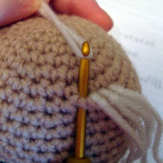 Meta Blog Roll: Poner pelo a amigurumi (mejor)