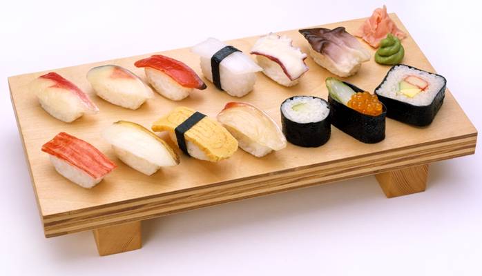 [sushi-maki-plateau.jpg]