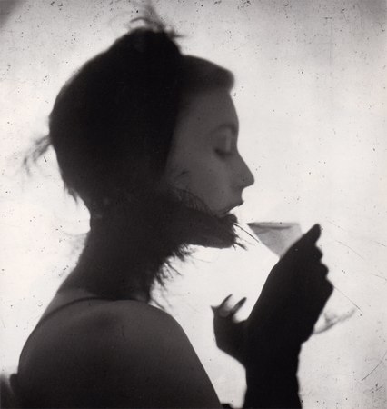 [irving_penn_girl_drinking.jpg]
