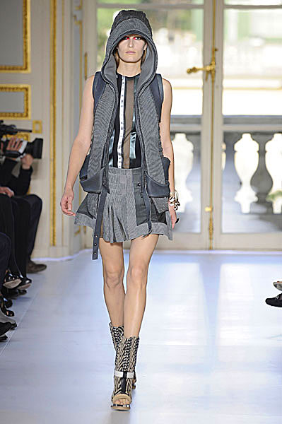 [baless1001205394793.jpg]