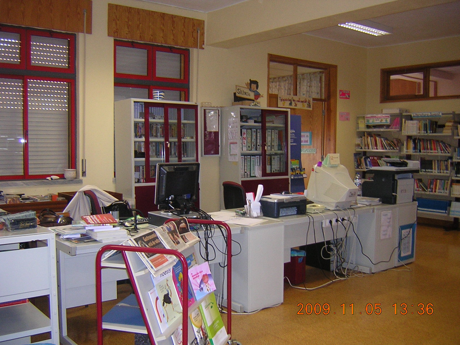 [biblioteca_antes+(3).JPG]