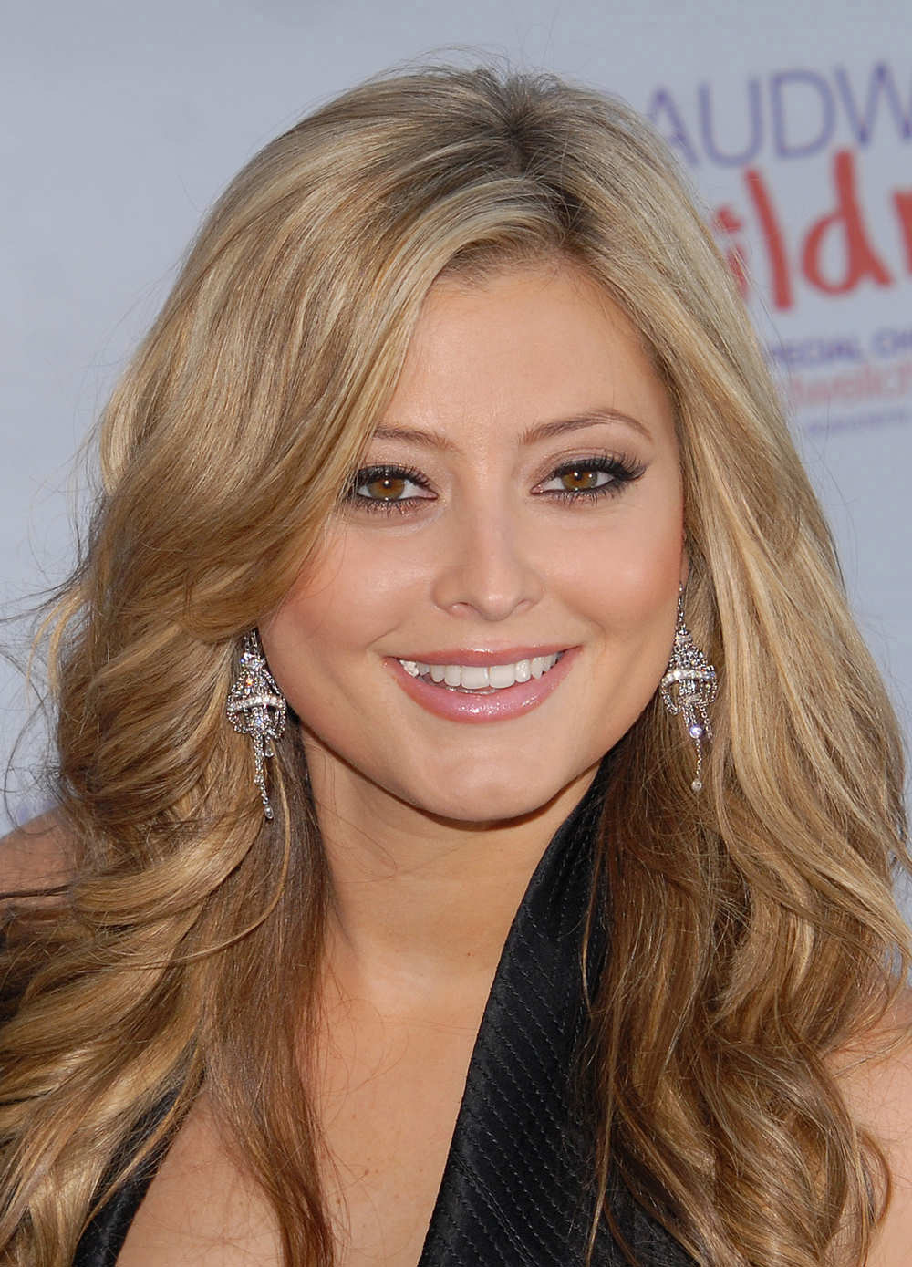 kudla bluez: ` pretty hOlly val...