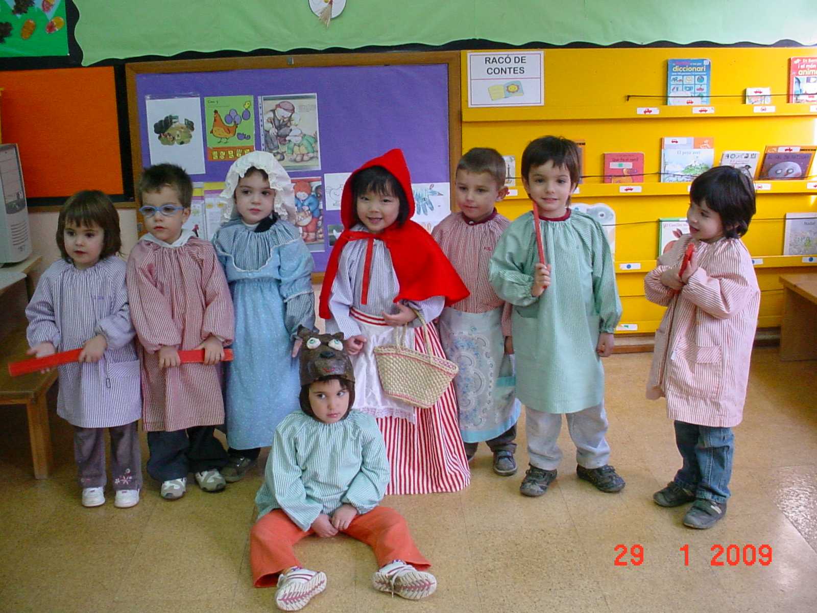 [Conte+Caputxeta+taps+1.JPG]