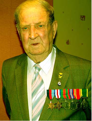 [wwII-medal-hexagram.jpg]