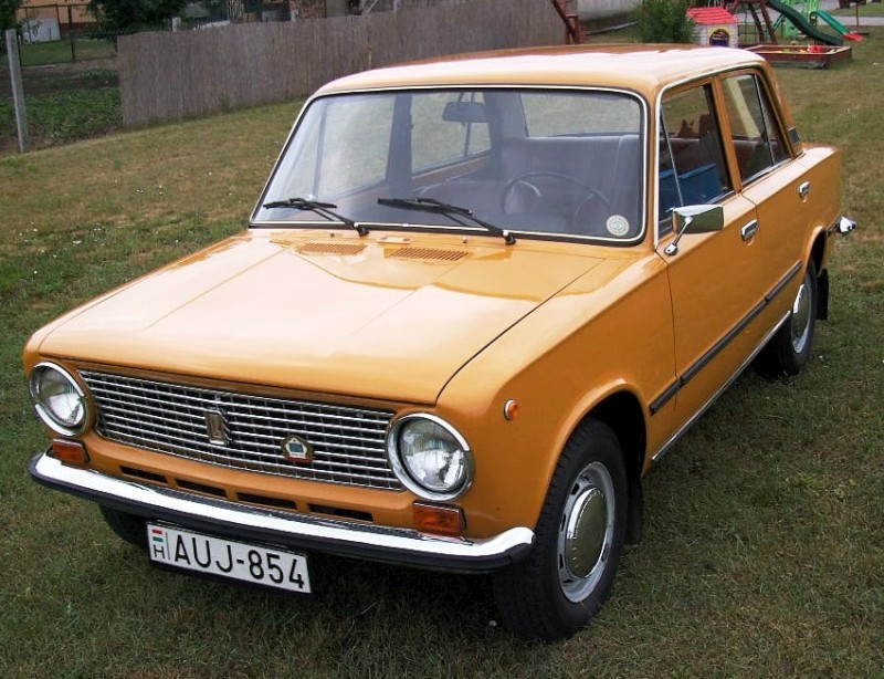 This is a very nice Lada 2101 It's located in Hungary