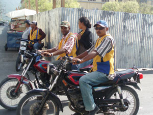 [movimiento-vehicular-huelga.jpg]