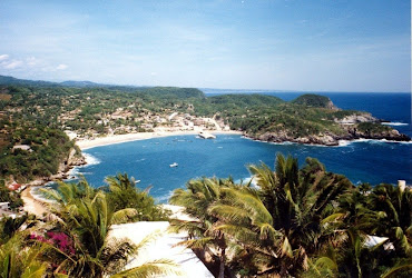 Pueblo y Playa de Puerto Ángel