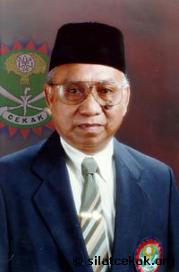 YANG MULIA GURU UTAMA SENI SILAT CEKAK MALAYSIA -USTAZ ISHAK BIN ITAM