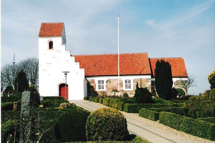 Church and Manor in Denmark Solbjerg church / Solbjerg kirke, Hellum