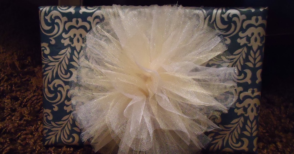 It's MY blog... Cute and easy tulle gift wrap bow!