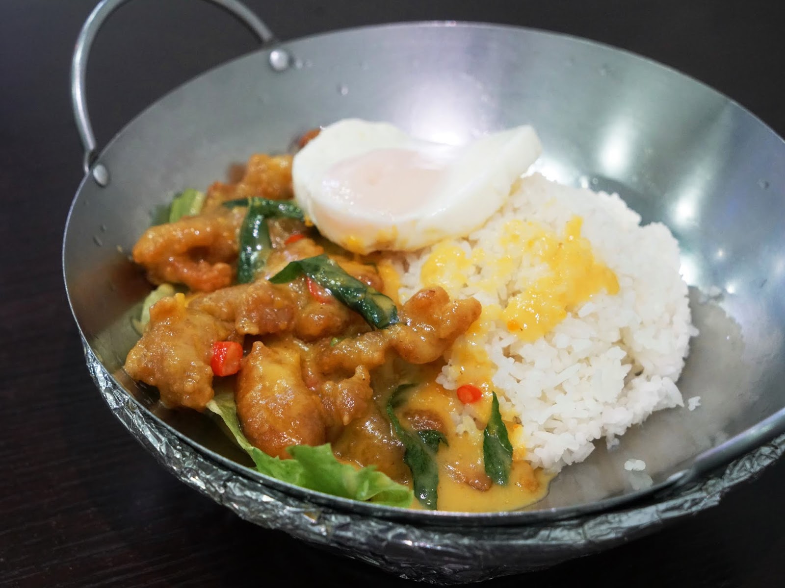 PinkyPiggu BEST Salted Egg Rice In Singapore! Chicken, Pork, & Halal