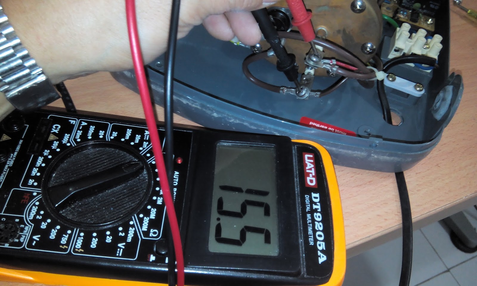 Download Pemanas Air Elektrik Rosak Gif