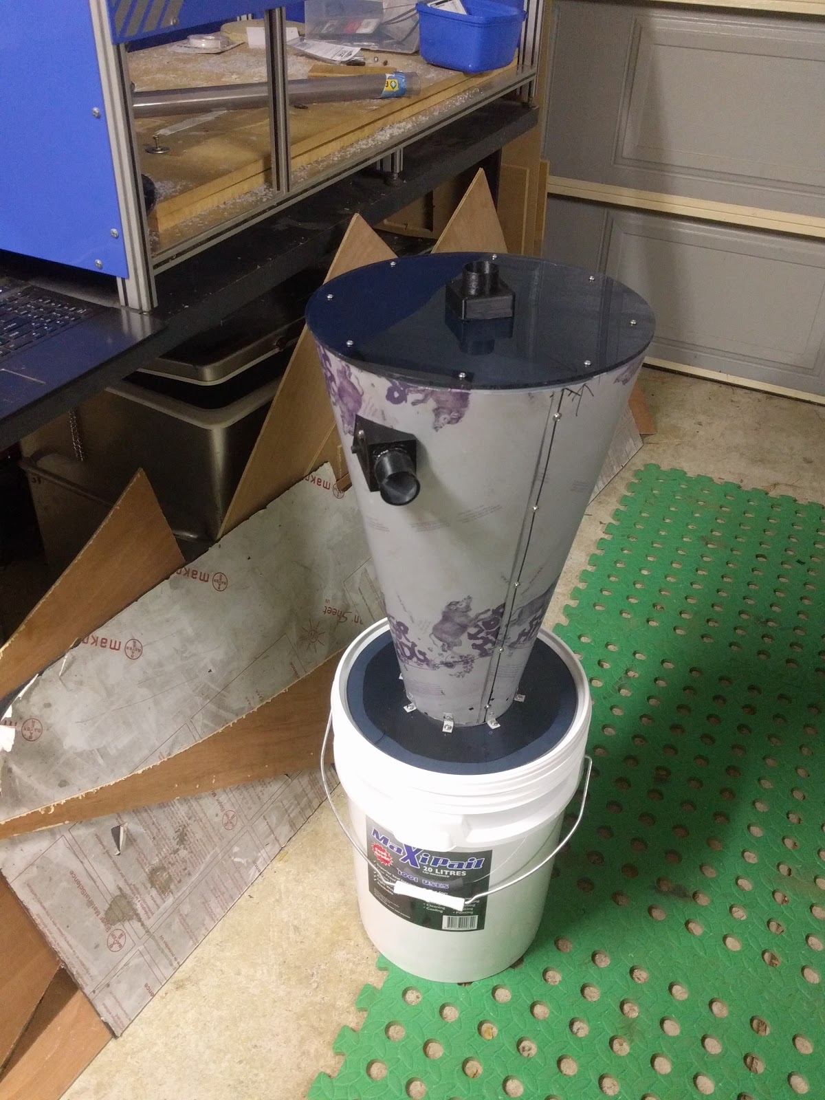 laserphile: Cyclone Dust extractor for CNC router