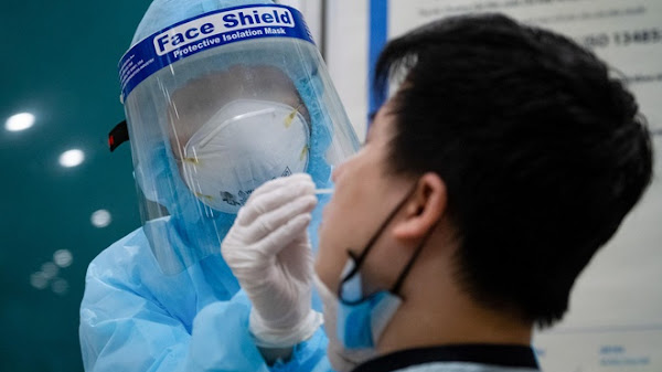 Bác sĩ, nhân viên y tế mắc Covid-19 được hỗ trợ 10 triệu/người