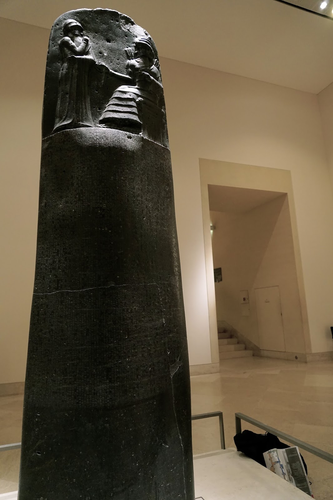 「バビロニア王ハムラビ法典」（Code de Hammurabi）