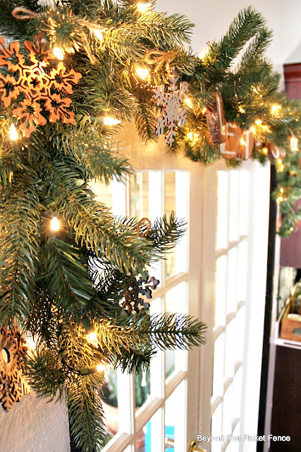 Beyond The Picket Fence: 12 Days of Christmas, Day 4, Garland