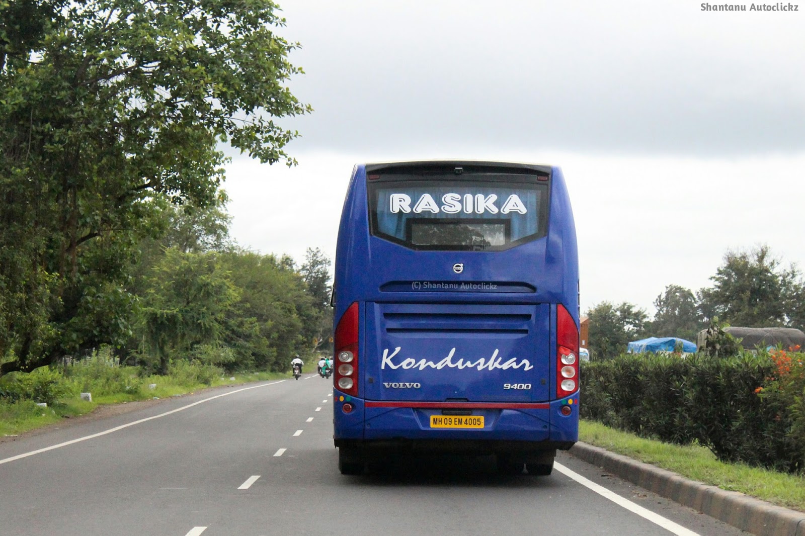 Shantanu Autoclickz Brand new Konduskar Travels Volvo B8R doing