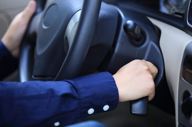 Comment remplacer un interrupteur d'allumage de voiture