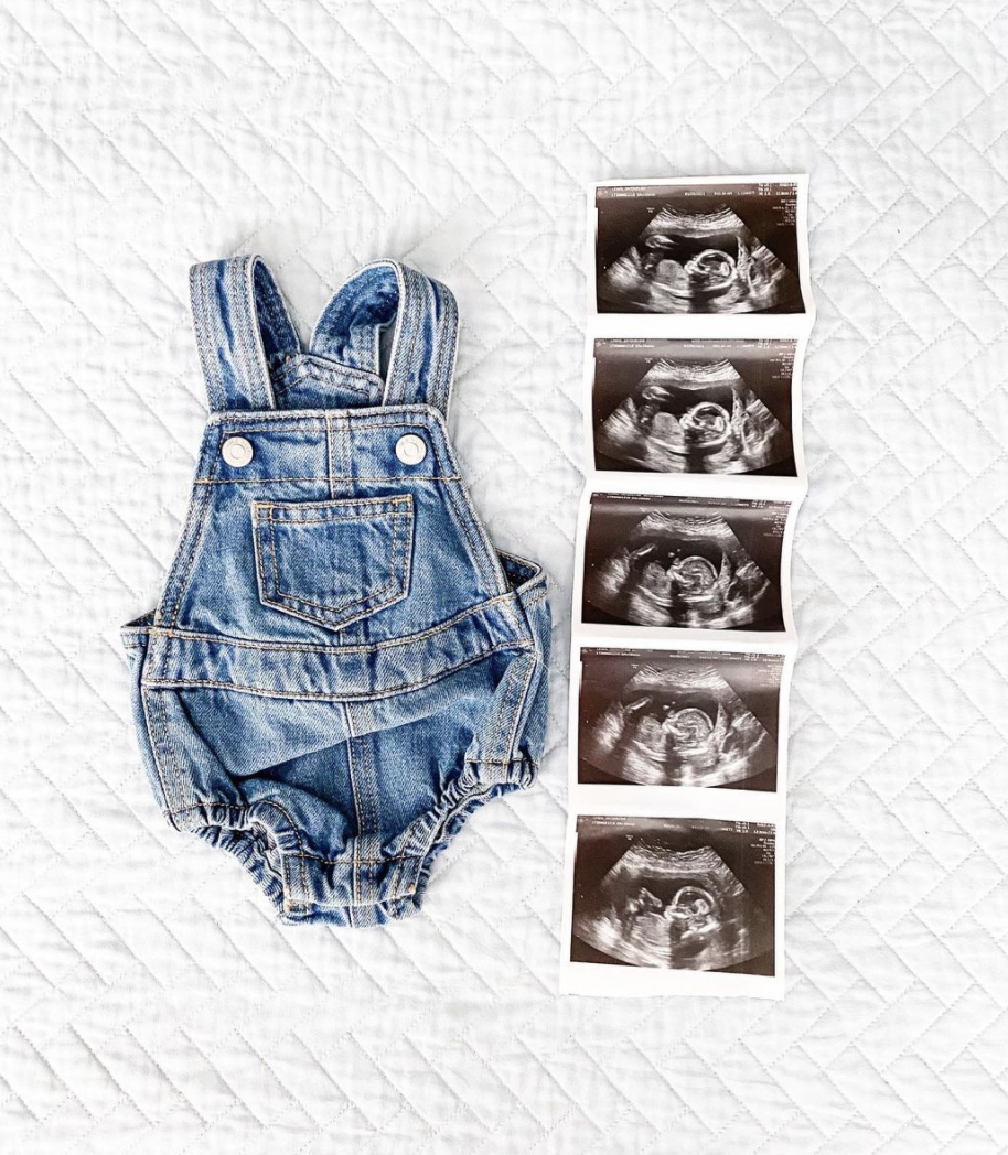 boy mom, gender reveal, sex reveal, mom of boys, latina mom, mom blogger, mom writer, working mom, mom life, pregnancy, maternity,