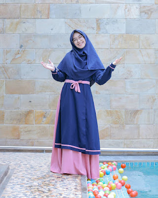 cewek manis dan seksi pakai Gamis HIjab Cewek Igo Ria Ricis