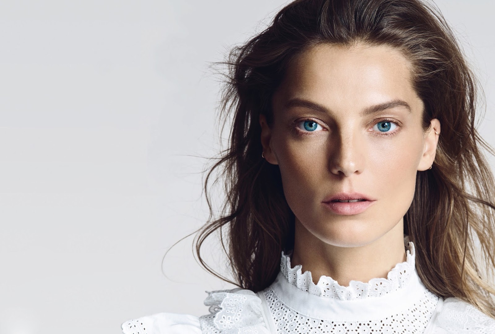 Smile: Daria Werbowy in Harper's Bazaar UK May 2016 by Nico Bustos