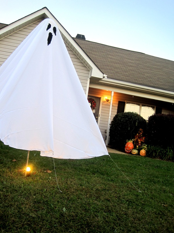 SHABULOUS: DIY Yard Ghosts
