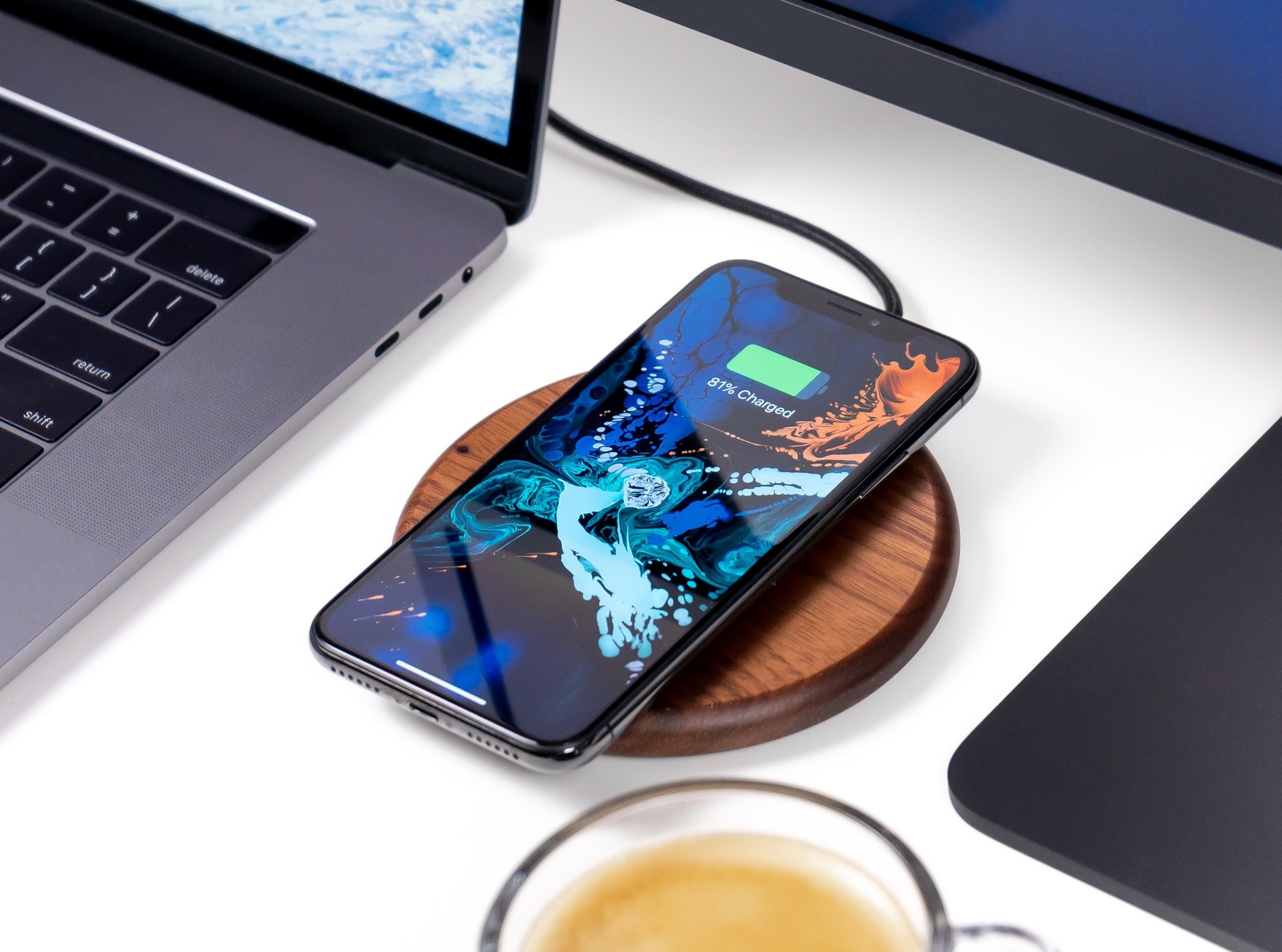 Daftar iPhone yang Bisa Wireless Charging PUKEVA