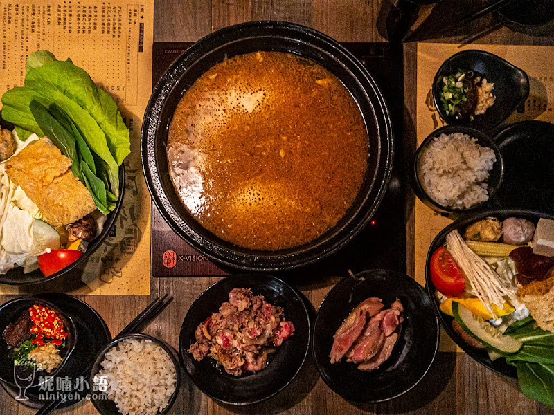 【東門永康街美食】輝哥石頭火鍋。最有特色的台灣味石頭火鍋