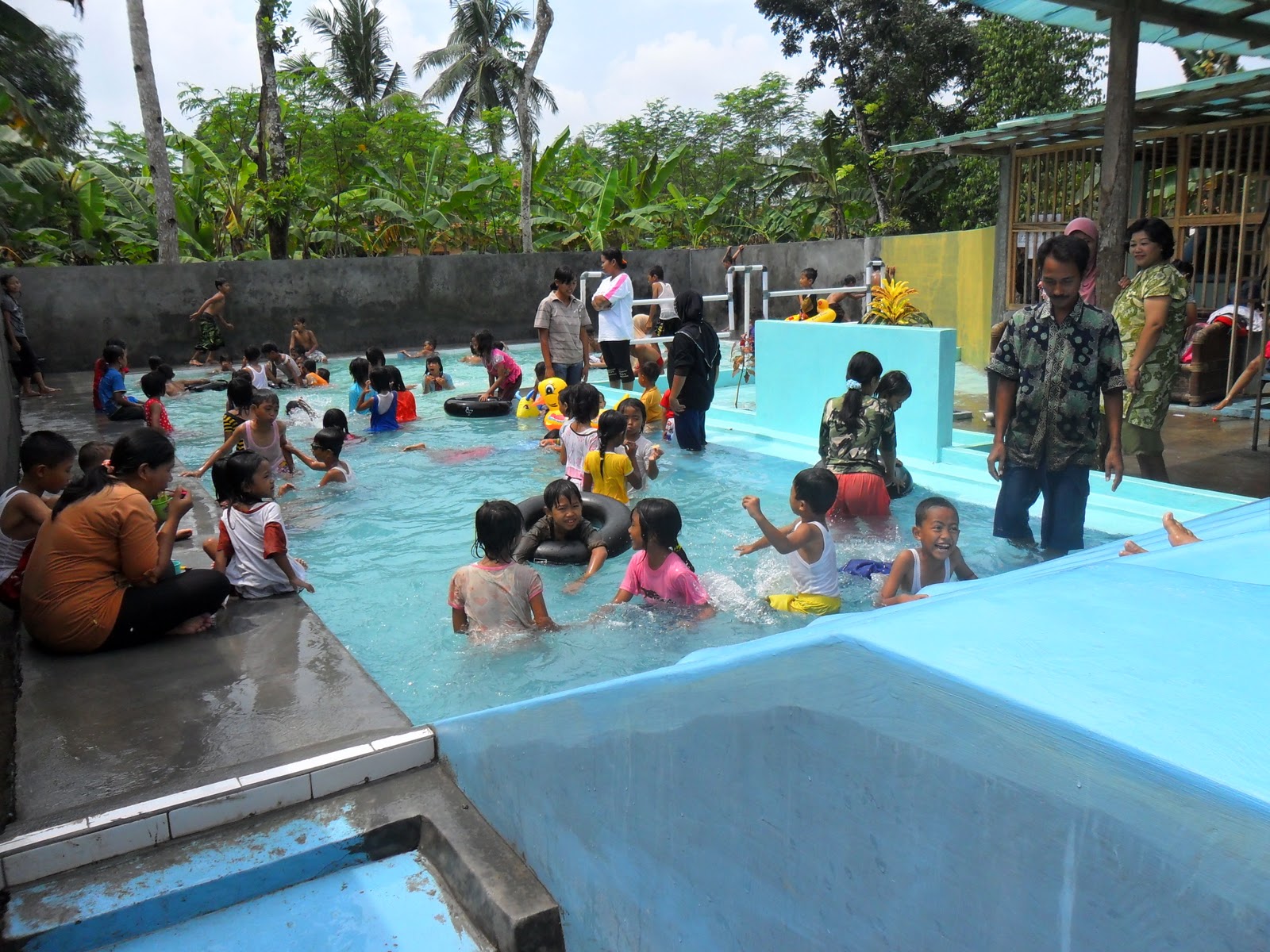 Kolam Bisnis Kolam Renang