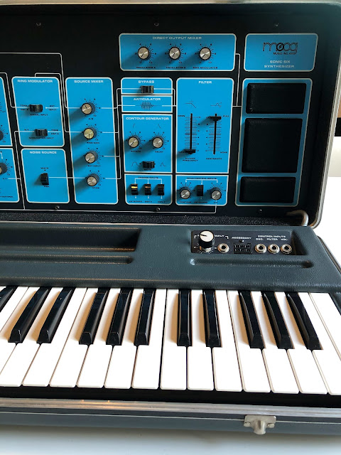 MATRIXSYNTH: Moog Moog Sonic Six