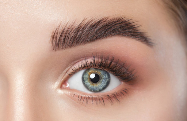 كيف تحصلين على حواجب كثيفة في أسرع وقت ممكن؟
