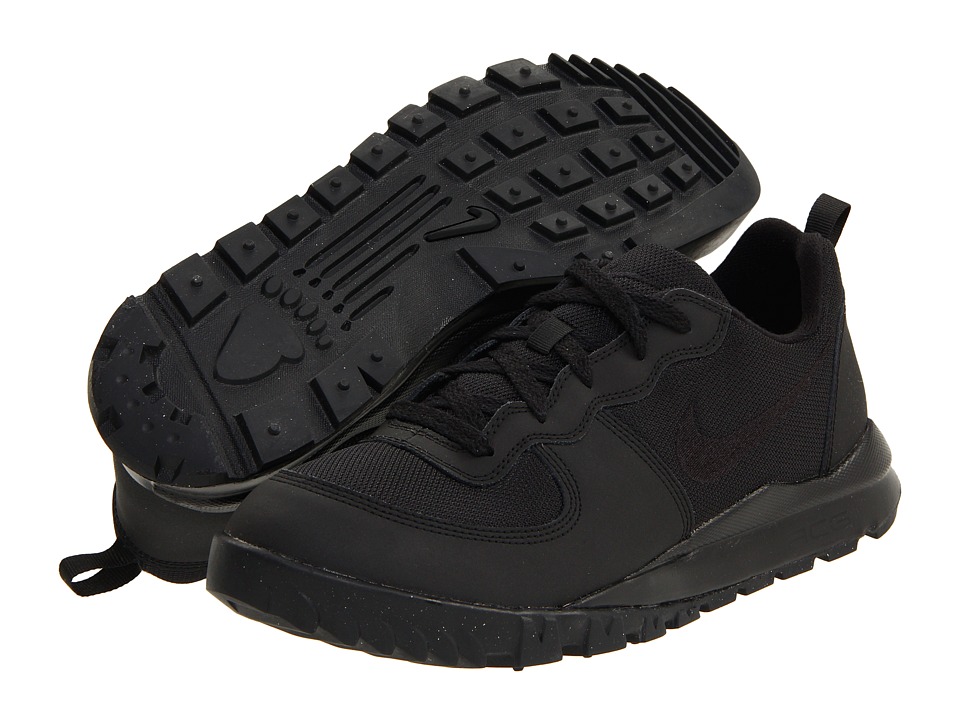 nike hiking trainers